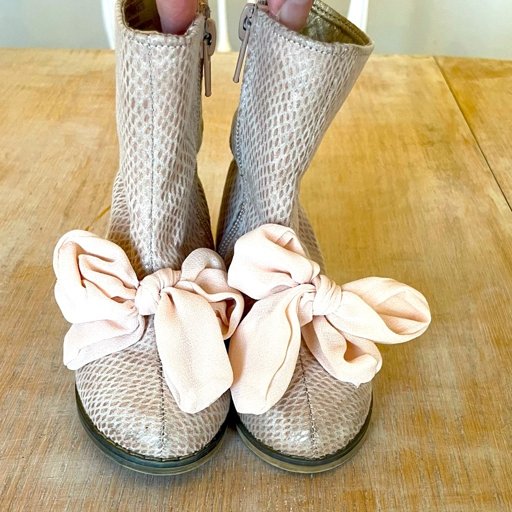 Joyfolie pink boots